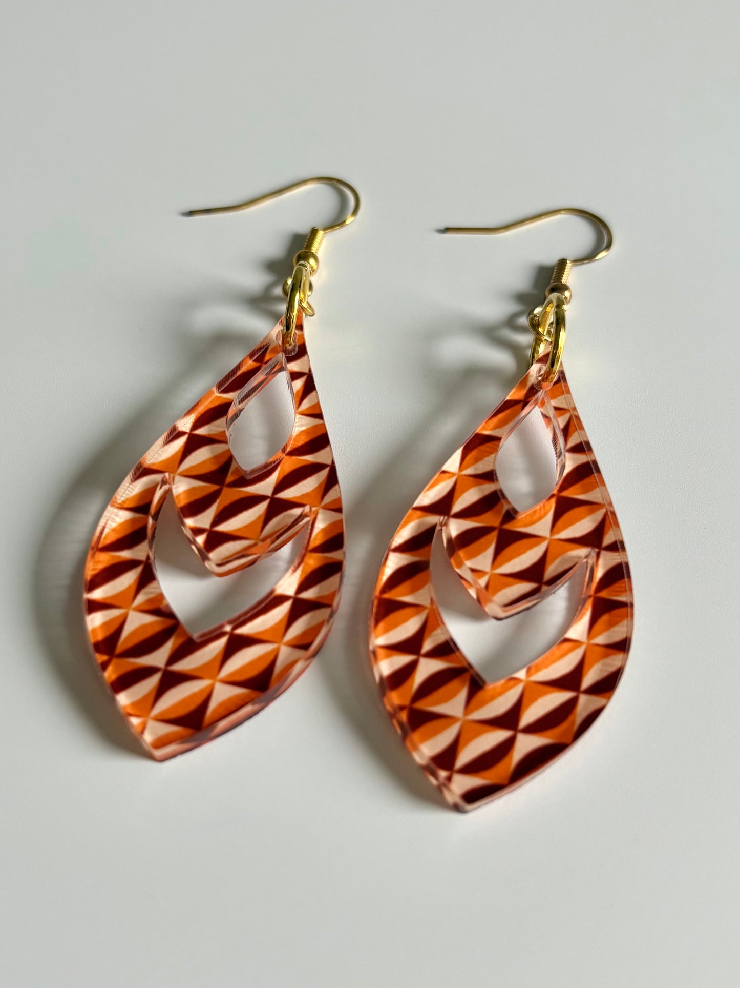 Amber Groove Cutout Dangle Earrings