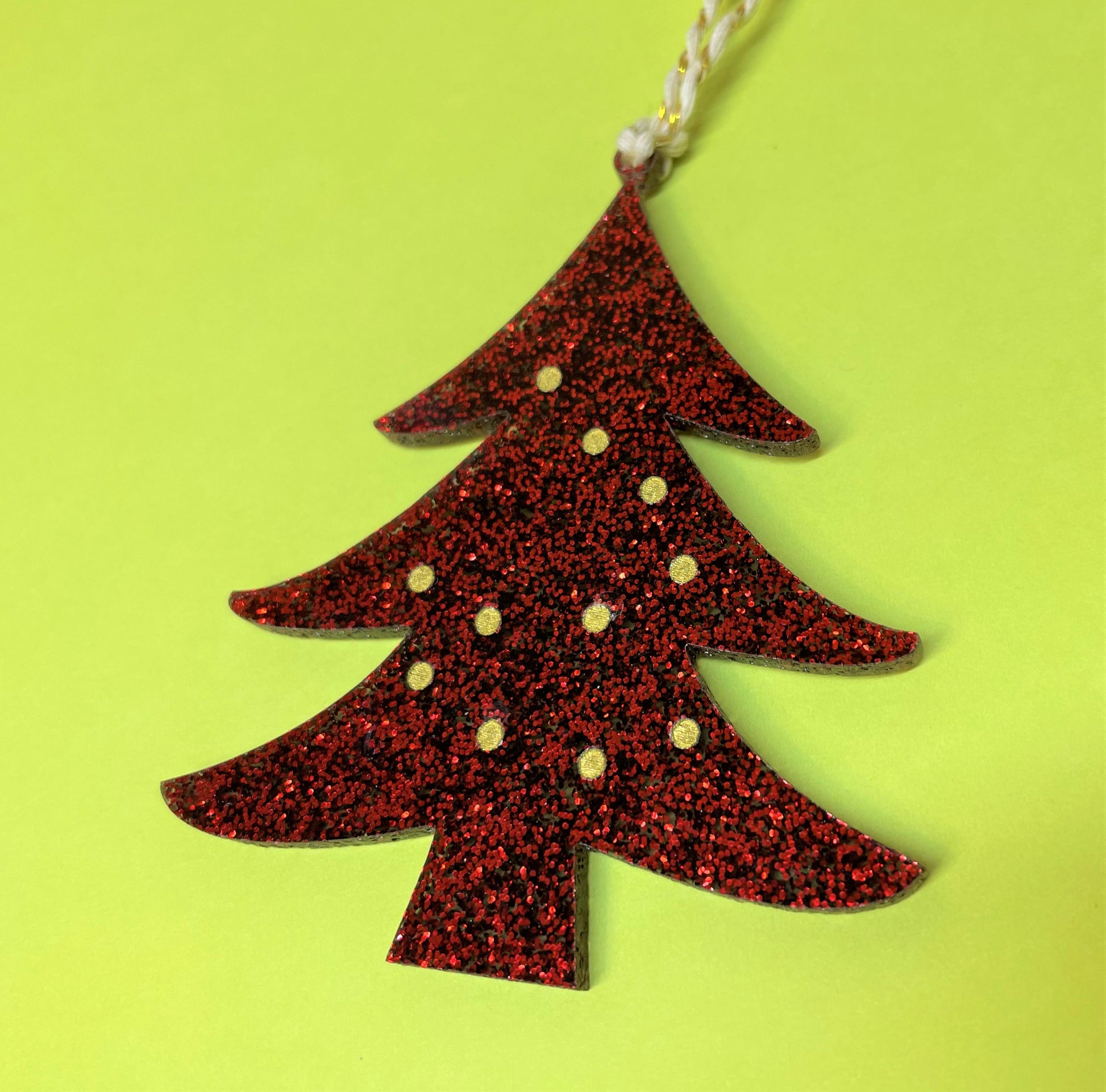 Christmas Decorations: Christmas Tree - Hung On You Boutique