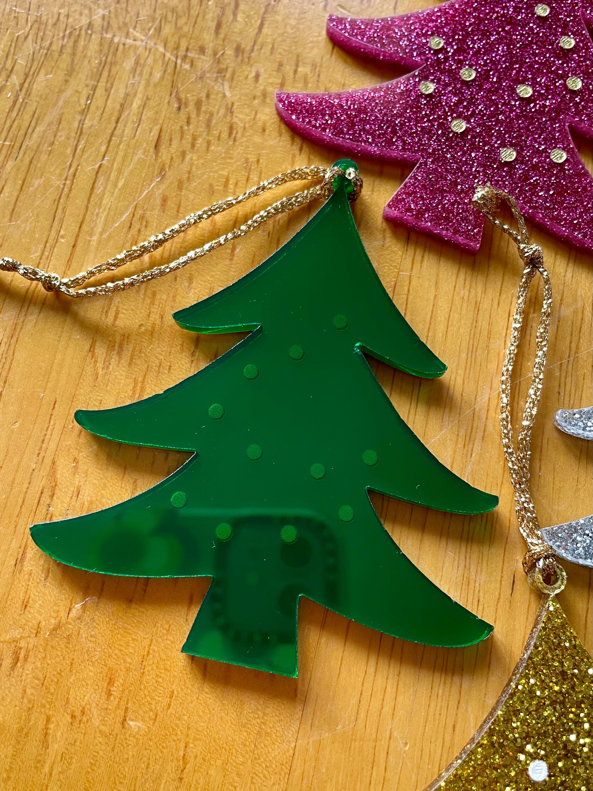 Christmas Decorations: Christmas Tree - Hung On You Boutique